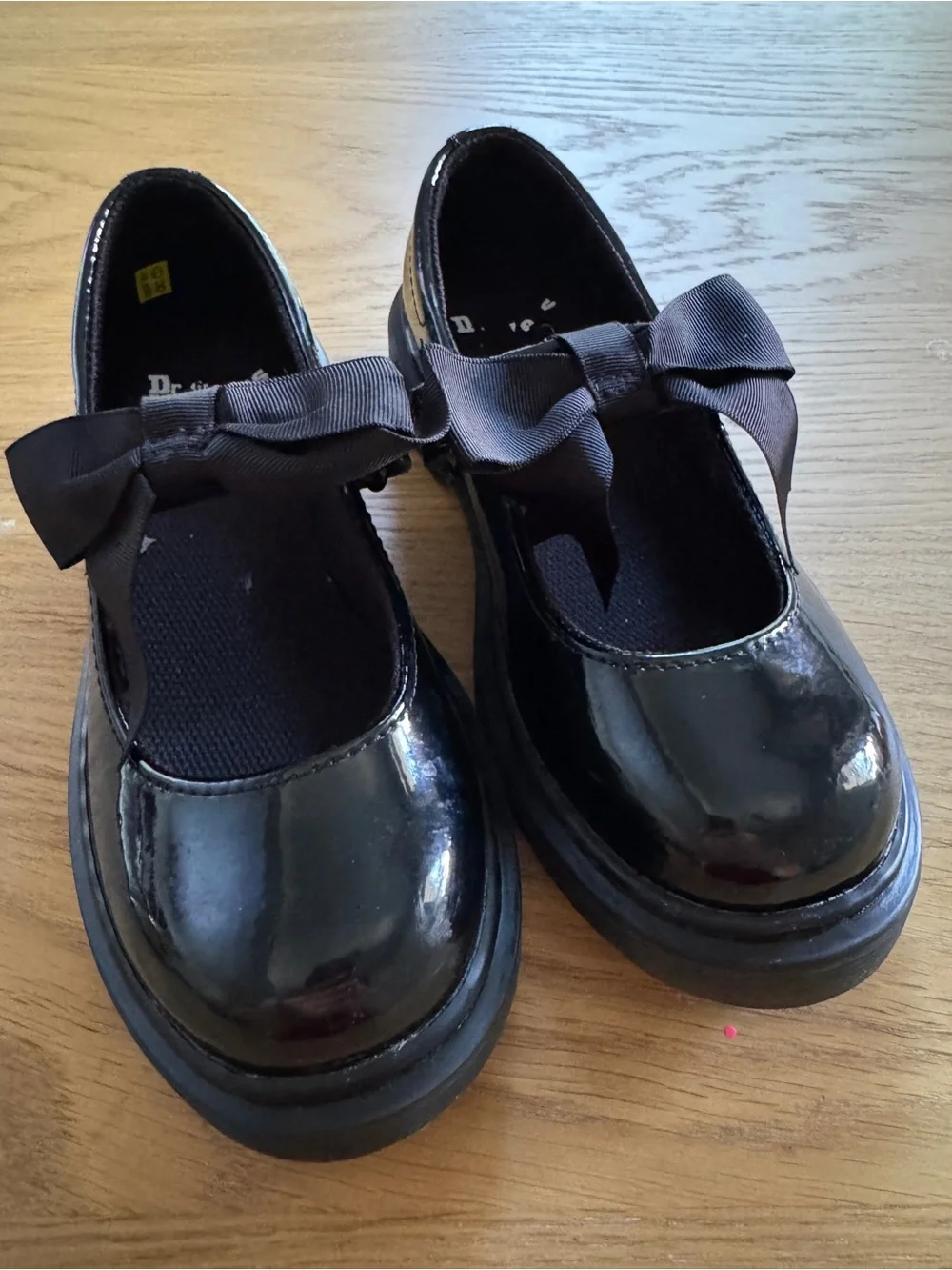 Dr. Martens Maccy girls shoes